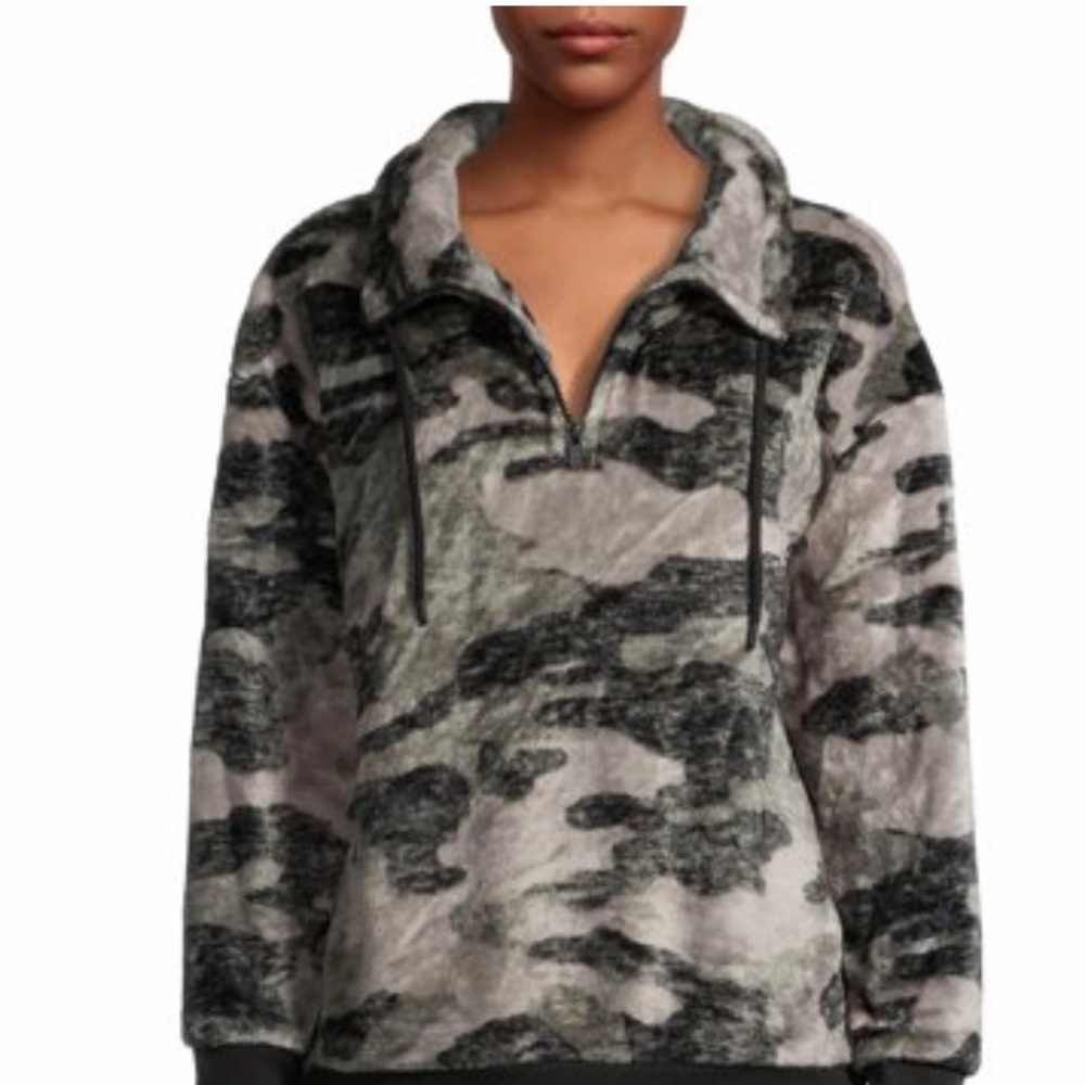 NWT women’s deluxe touch half zip lounge top
